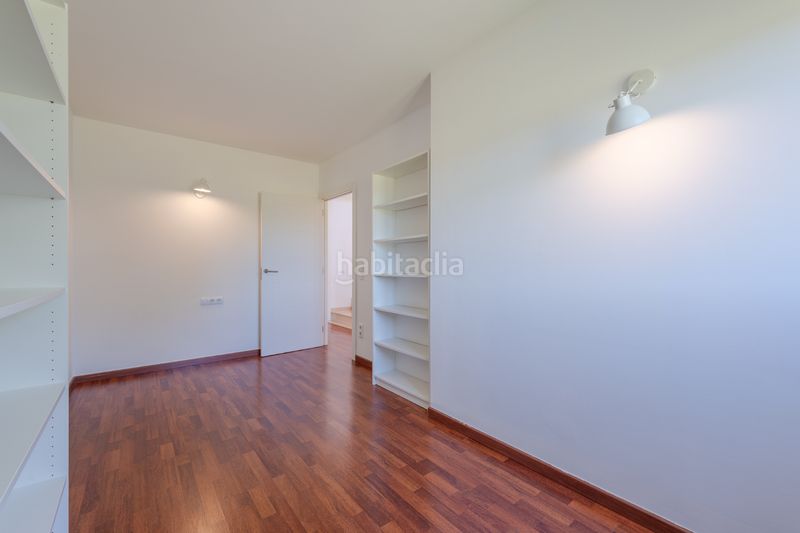 Foto 43c084c5-9680-41b6-a2ec-57f58d32b2bb. Casa adossada amb calefacció aparcament a Centre Vidreres