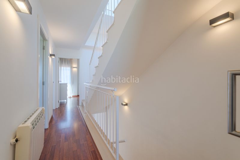 Foto c0f68602-85f9-467e-8213-0c4e49cec126. Casa adossada amb calefacció aparcament a Centre Vidreres