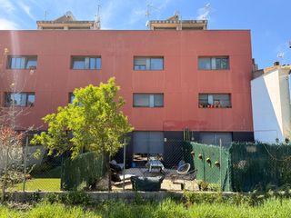 Casa adosada  Carrer mestral. Magnífica casa adosada situada en vidreres