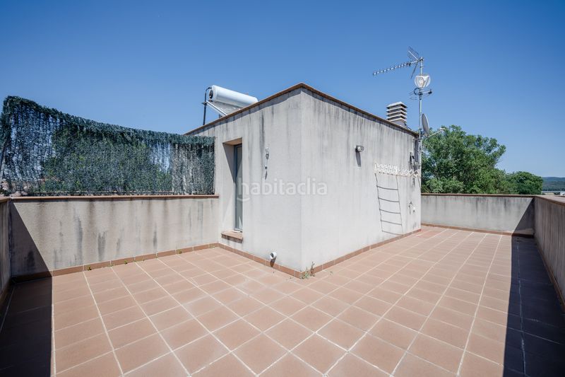 Foto ebb58357-6af0-4ee7-b384-510b7ba78f33. Casa adossada amb calefacció aparcament a Centre Vidreres