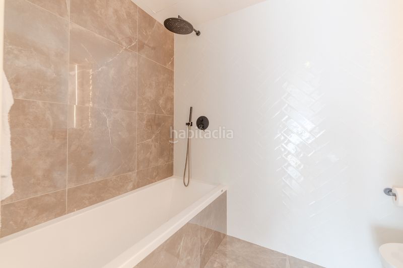 Foto 86d84d89-52cf-4960-99b4-bdac5cda1c23. Pis amb calefacció aparcament piscina a Eixample Nord Girona