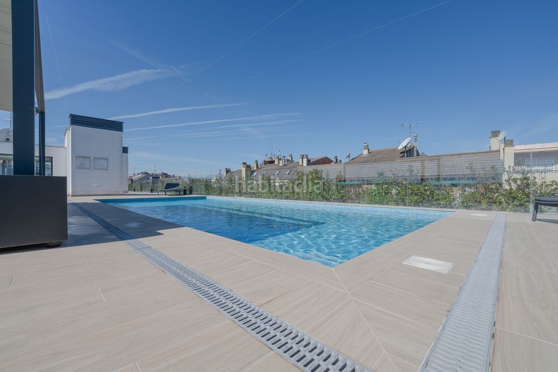 Foto a6291ad9-2797-4bcb-9a14-79752e46d054. Pis amb calefacció aparcament piscina a Eixample Nord Girona