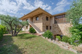 Chalet en Bisbal d�Empord� (La). Casa se�orial con vistas al empord� � vulpellac, junto a la bisb