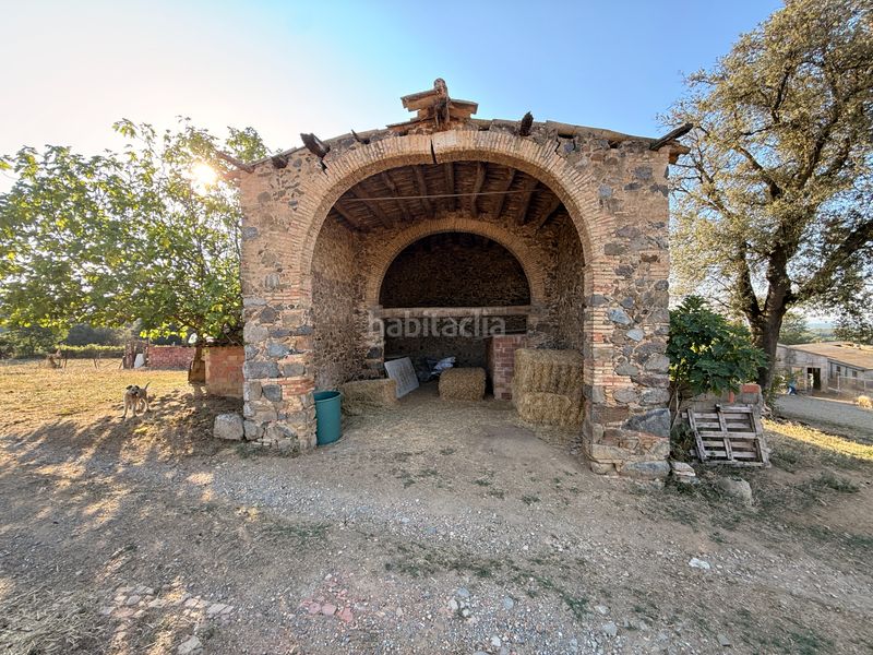 Foto e4a99bdc-fc26-4ef9-976c-89a8d8f52bce. Masia a Vilobí d´Onyar