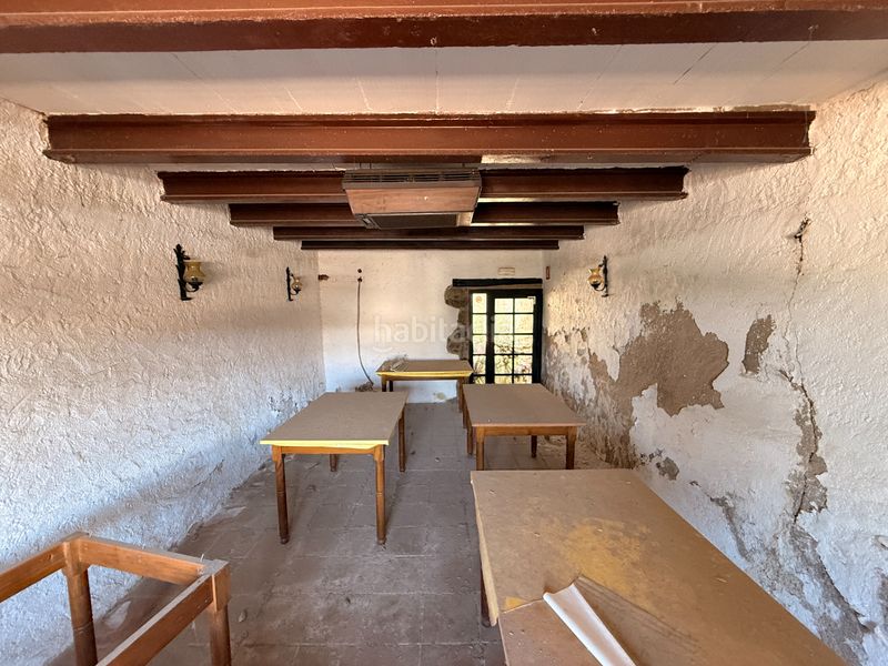 Foto e2d4f650-8b3e-4894-8b85-f11d3877f489. Masia amb xemeneia a Vilobí d´Onyar