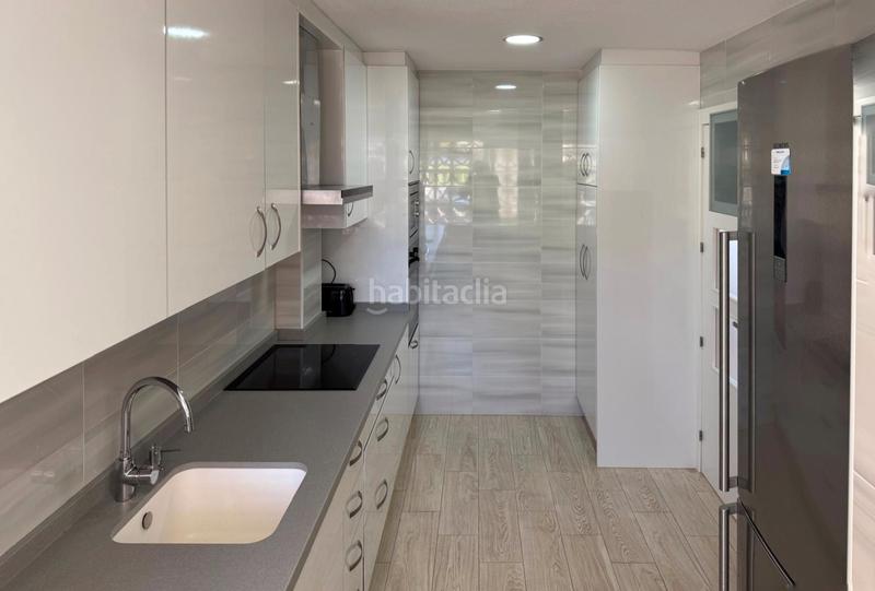 Foto 1f29cab3-e1e6-4d9e-bbea-4e2c862a0e27. Casa a schiera con parcheggio piscina in Playa Muchavista Campello (el)