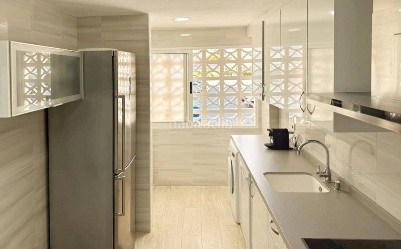 Foto 36e0eb4d-3151-47e5-aa96-241625cfd331. Casa a schiera con parcheggio piscina in Playa Muchavista Campello (el)