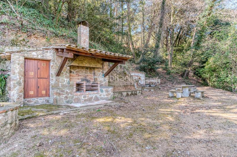 Foto d3b2cbaa-b658-48ac-a840-2d3f1d1331c6. Bauernhof in carrer hortsavinya 16 in Tordera Tordera