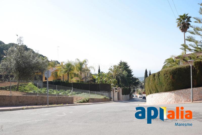 Foto 1c10441d-fcf0-4173-b2d8-14da21611d9e. Terreny residencial a carrer dels aurons 7 a Cabrils