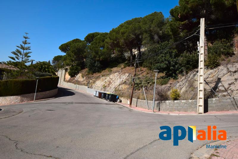 Foto 36d2884e-83a9-4b6d-a5e5-1dc60e06dd09. Terreny residencial a carrer dels aurons 7 a Cabrils