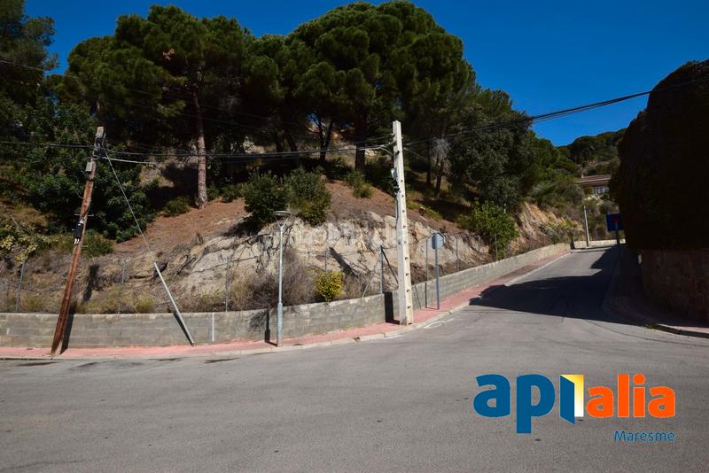 Foto 84c94e41-58cc-47a0-9db4-3b36c0c78ada. Terreny residencial a carrer dels aurons 7 a Cabrils