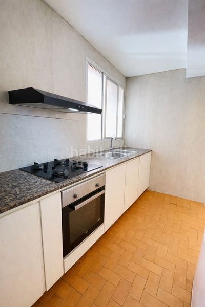 Piso amplio piso de 4 dormitorios , a reformar. ideal para personalizar a tu gusto. no pierdas esta oportunidad! en Valencia - Imagen 3