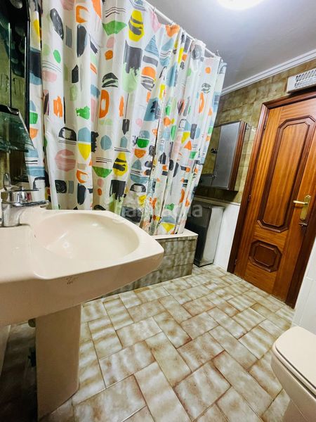 Piso amplio piso de 4 dormitorios , a reformar. ideal para personalizar a tu gusto. no pierdas esta oportunidad! en Valencia - Imagen 12