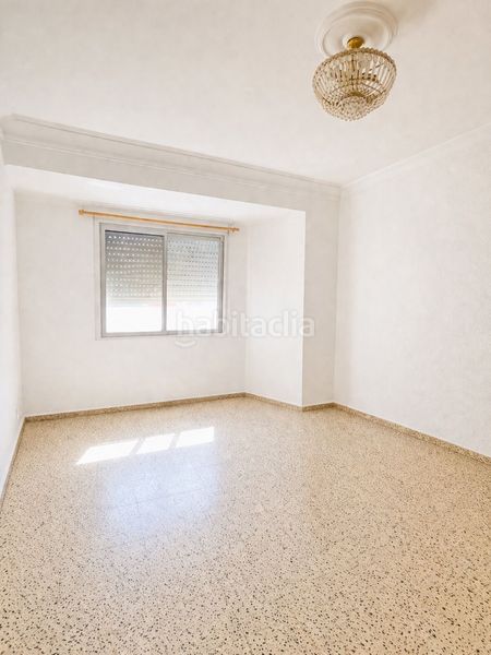 Piso amplio piso de 4 dormitorios , a reformar. ideal para personalizar a tu gusto. no pierdas esta oportunidad! en Valencia - Imagen 6