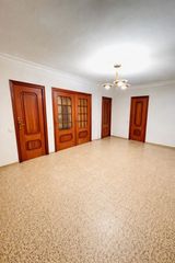 Pis  Josep benlliure. Amplio piso de 4 dormitorios en valencia, a reformar. ideal para