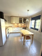 Semi detached house in Centro. Vivienda amplia y luminosa en mutxamel