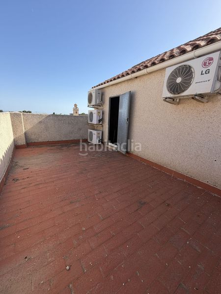 Foto bd629ffa-0f3e-42ea-b6aa-8aaec73b674b. Casa adossada amb calefacció a Centro Mutxamel