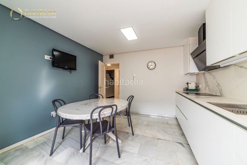 Foto 38a52422-286a-46e1-bf4b-0aae8e31ba9d. Dúplex amb calefacció aparcament piscina a Barrio Bajo San Juan de Aznalfarache