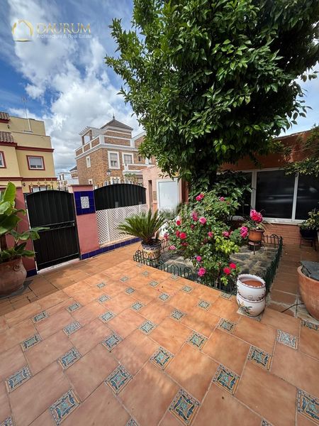 Foto 5ac3c701-53da-4502-aa74-18439b5fb7e0. Casa aparellada amb calefacció aparcament a Aljamar Tomares