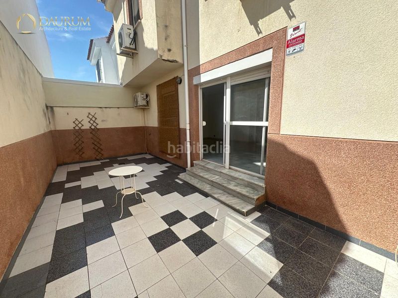 Foto 2103b5c8-fd19-417f-983e-a64efef94cb5. Casa adossada amb calefacció aparcament piscina a Sevilla