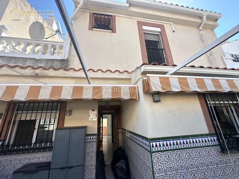 Foto 3a41e40c-b320-4cd0-8af1-b68cc827a11c. Casa adossada amb calefacció aparcament piscina a Sevilla
