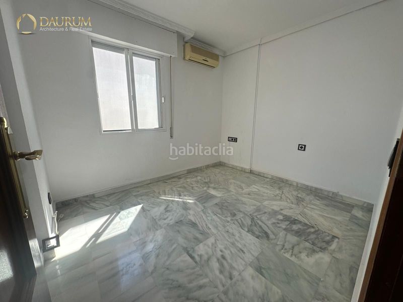 Foto 3c625b29-d2d7-4712-ac65-6206842f33a5. Casa adossada amb calefacció aparcament piscina a Sevilla