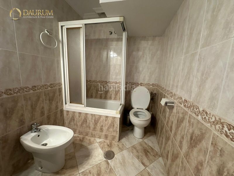 Foto 3d801a74-6128-42b1-9cfb-95c31cd55b05. Casa adossada amb calefacció aparcament piscina a Sevilla