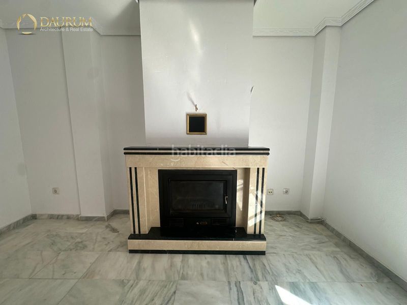 Foto 78ce2764-f7e7-4454-91dc-fd15efd29c0a. Casa adossada amb calefacció aparcament piscina a Sevilla