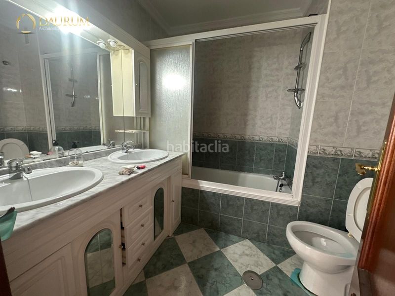 Foto d6f6d1a6-9ef8-4e6b-a3ff-9c5e48df91c3. Casa adossada amb calefacció aparcament piscina a Sevilla