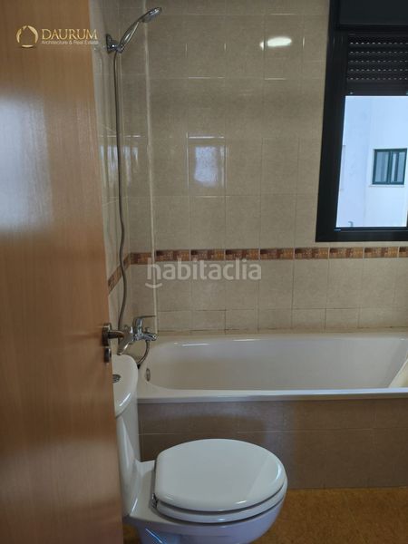 Foto e518fda9-1e28-4431-b7fc-84e31ccca7c2. Pis amb aparcament a Camas