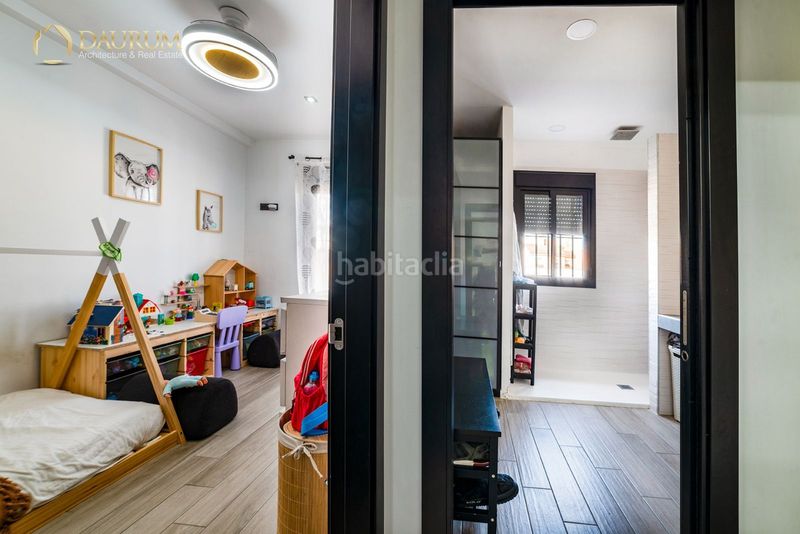 Foto fad471ba-b08b-495e-8115-57e54fda382d. Casa aparellada amb calefacció aparcament a Rinconada (La)