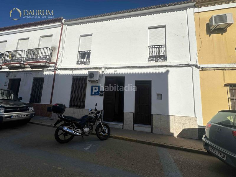 Foto 05718274-9b3e-4238-b71c-4382fbb790d3. Casa aparellada amb calefacció aparcament a Pilas