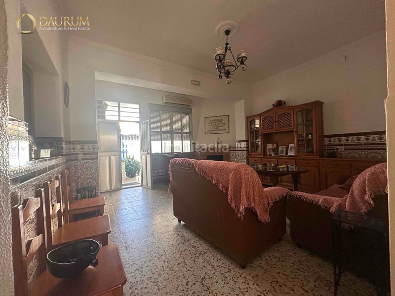 Foto f5f368ee-1052-4f3a-b0c0-cbdc9ae95dc7. Casa aparellada amb calefacció aparcament a Pilas