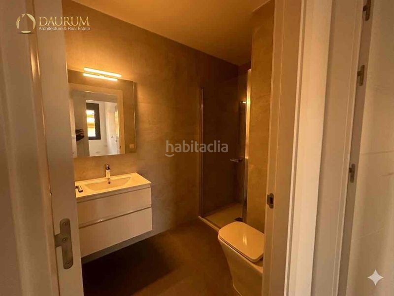 Foto b528d7b2-40c0-4cb5-bc69-e7472cd1703a. Pis amb calefacció aparcament piscina a Bellavista Sevilla