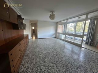 Pis a El Plantinar - Avda. La Paz - El Juncal. Amplio y luminoso piso con terraza y garaje