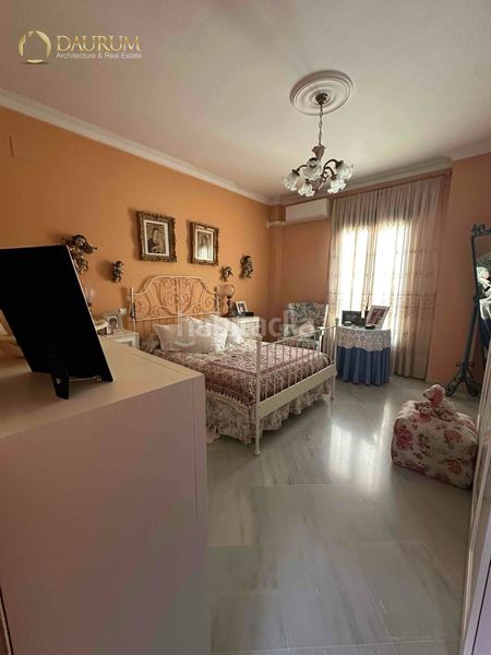 Foto 0258474b-ae98-406a-a536-68be9938e0c1. Casa amb calefacció aparcament a La Buhaira Sevilla