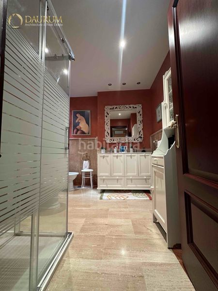 Foto 1a4c3413-eb62-4b0d-ab6a-fc1f1c2ce4c6. Casa amb calefacció aparcament a La Buhaira Sevilla