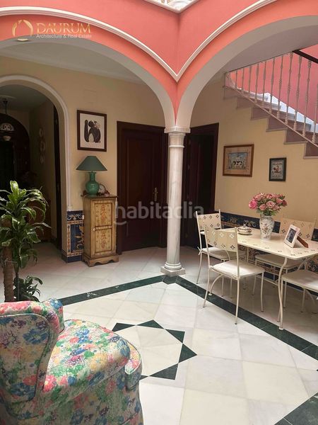 Foto 7436a452-b7bb-4ccb-999f-f7639ee5166a. Casa amb calefacció aparcament a La Buhaira Sevilla