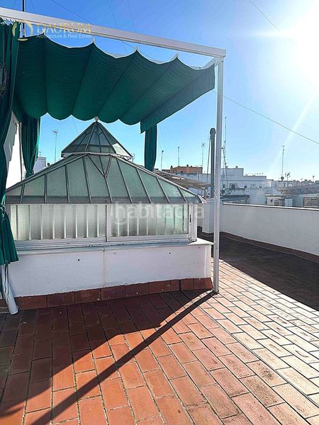 Foto 76bfb033-8b56-4a24-aa77-cdd97ffa30f7. Casa amb calefacció aparcament a La Buhaira Sevilla
