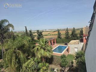 Chalet  Calle colina. Maginífico chalet independiente en alcalá de guadaira
