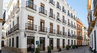 Building in San Lorenzo. Con licencia turistica propiedad de las pocas en el mercado