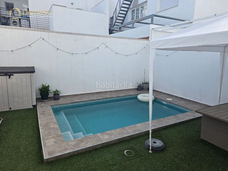 Foto d397bb9d-8dcd-4a22-8f92-644098e36f65. Casa adossada amb calefacció aparcament piscina a San Jose de la Rinconada
