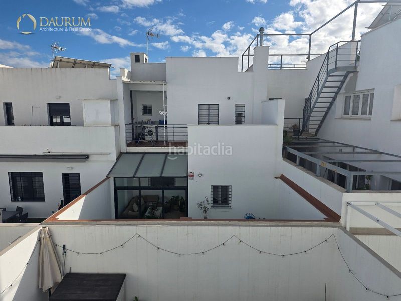 Foto ee098130-b0df-4f55-bedc-1f569db6ab4e. Casa adossada amb calefacció aparcament piscina a San Jose de la Rinconada