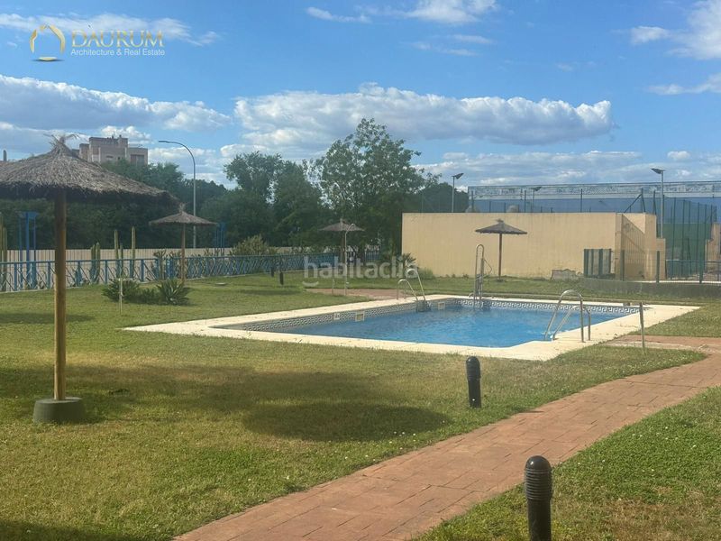 Foto 79133055-1902-4986-bd3d-2f782c3b992b. Apartament amb calefacció aparcament piscina a Parque Alcosa Sevilla
