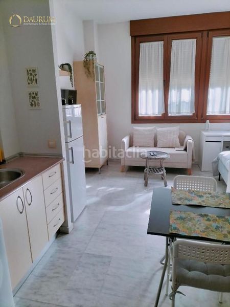 Foto 81e9e576-916d-497b-9d07-a6080bda7fed. Apartament amb calefacció aparcament piscina a Parque Alcosa Sevilla