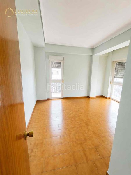 Foto b29cbb4c-efda-4fd7-bed8-0dc0f3c86f10. Pis a La Calzada - La Florida Sevilla