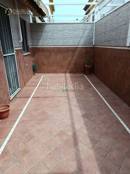 Foto 5c640f95-7836-43c8-953f-a6b55d8cfc00. Casa adossada amb calefacció aparcament a colores - entreparques Sevilla