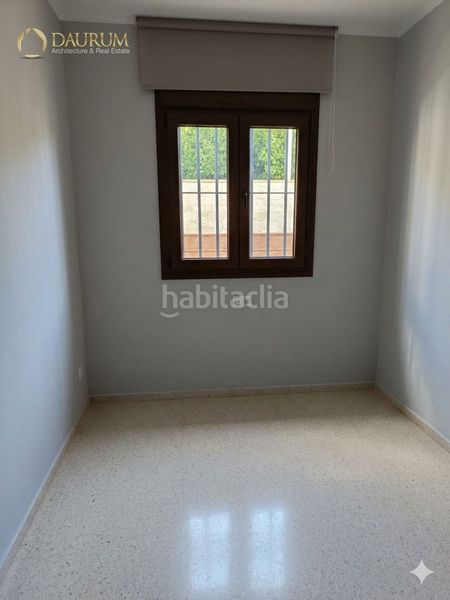 Foto f945b7bd-efe9-4afd-b27d-b640242a4922. Casa adossada amb calefacció aparcament a colores - entreparques Sevilla