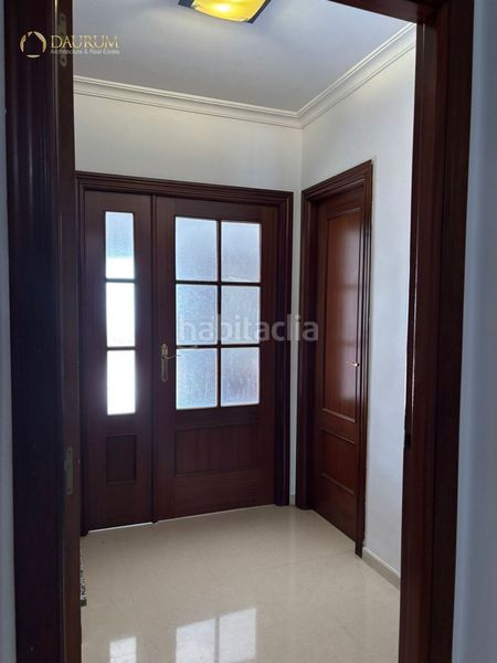 Foto 1365a7b3-4b2e-4754-b0fe-67deb1f219e3. Casa adossada amb aparcament a Rinconada (La)