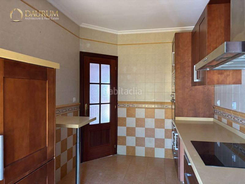 Foto e44a0f65-ac8e-4759-91f0-b5952b7c58be. Casa adossada amb aparcament a Rinconada (La)